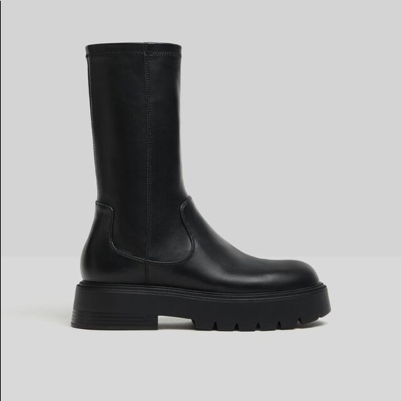 NWT. Bershka Black Close-fitting Mid Heel Platform Ankle Boots. Size 6. - Picture 1 of 6